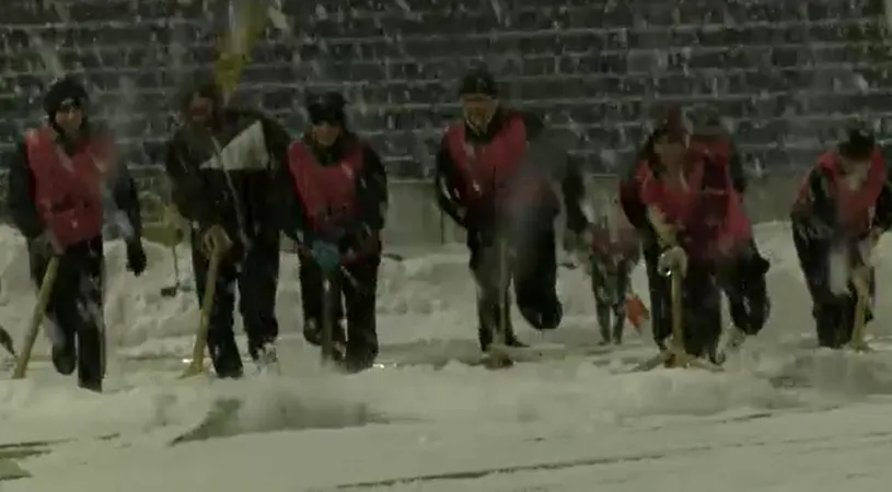 FC Botoșani - FCSB, în mare pericol! Partida ar putea fi amânată: ninge foarte tare, iar organizatorii fac eforturi disperate. Deținuții, chemați în ajutor