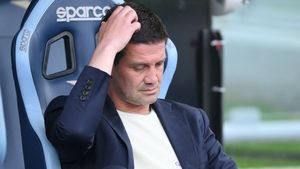 Cristi Chivu nu a câștigat premiul pentru cel mai bun antrenor din Serie A! Cine i-a luat fața