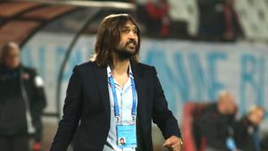 EXCLUSIV | De ce a refuzat Alexa oferta Astrei în ultima clipă. Atac dur la adresa lui Ioan Niculae: "Nu aș putea lucra cu el, are sincope mari, nu pot trece peste. Vrea ca fotbaliștii să facă muncă în folosul comunității"