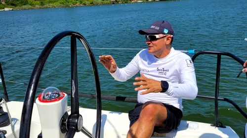 Și-a luat concediu ca să poată deveni vicecampion mondial la yachting cu o barcă de 600.000 euro