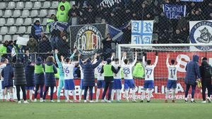 Săptămâna „Regelui”: trei jucători în echipa etapei 27 pentru Farul Constanța și Gică Hagi pe bancă! Ce alți jucători s-au evidențiat după fotbalul degerat în viscol din Superliga. SPECIAL