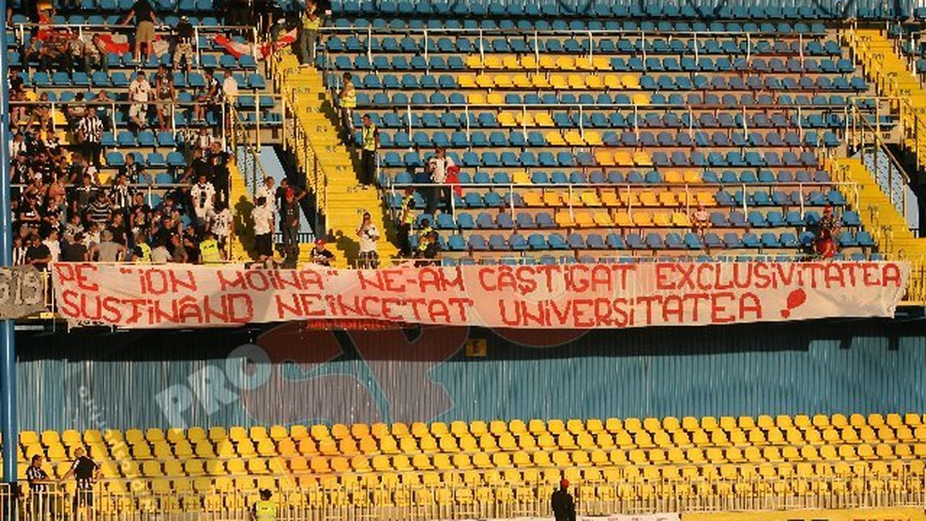 FOTO Cel mai bun răspuns dat CFR-ului: "șepcile roșii" așteaptă revenirea acasă!** Ce mesaje au afișat la Mediaș