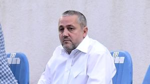 „Surpriza” lui Mihai Rotaru pentru banca Universităţii Craiova întârzie. Ce nume de antrenori a cuprins lista oltenilor | EXCLUSIV