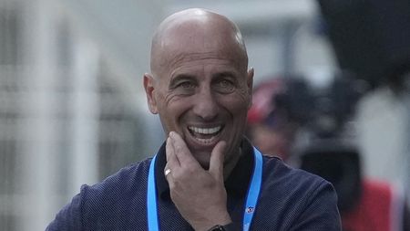 Robert Ilyes și-a făcut praf jucătorii după UTA - Csikszereda: „Nu pot să continui în halul ăsta! Își bat joc de echipă”