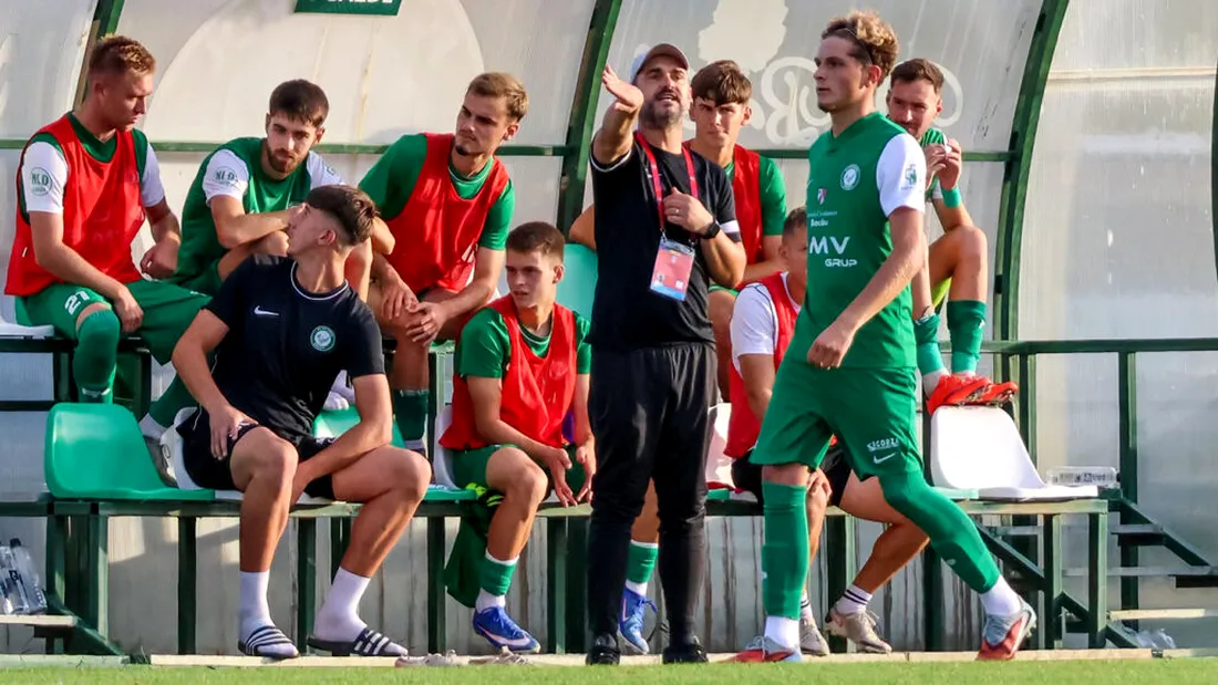 Adio, dar rămân cu tine, la Viitorul Onești! Silviu Ion a renunțat la poziția de antrenor principal al echipei din Liga 3 și rămâne în cadrul clubului
