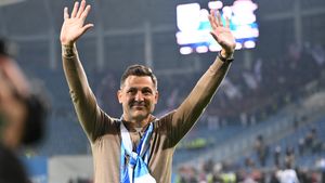 După succesul de la Viena, Mirel Rădoi speră să-şi motiveze jucătorii pentru duelul cu UTA: „Trebuie să fim puşi în gardă"