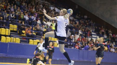 Și o înfrângere poate fi un vis frumos. Vedetele de la CSM București au făcut o baie de mulțime la Timișoara, după victoria din Cupa României cu Universitatea. Rezultatele din cadrul optimilor de finală ale întrecerii