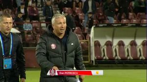 Tensiune uriașă la CFR Cluj - Farul! Dan Petrescu a făcut o criză de nervi la pauză, a primit cartonașul galben și a fost amenințat că va fi trimis în tribună!