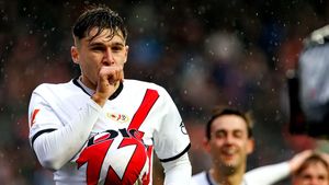 Și când nimeni nu mai credea că e posibil, spaniolii anunță o nouă răsturnare de situație în transferul lui Andrei Rațiu la FC Barcelona. Un fotbalist are cheia afacerii: „Poate debloca”