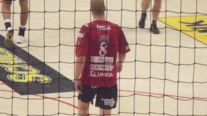 EMOȚIONANT! "Mariane, ne vedem la următorul meci!"** O scrisoare adresată lui Cozma de o susținătoare a Veszpremului