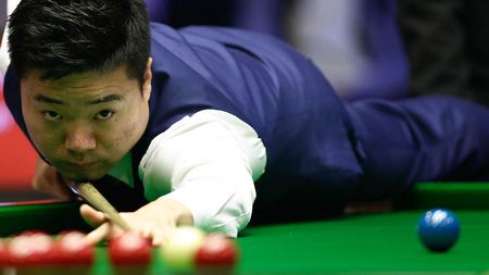 SNOOKER | Favoriții nu au lăsat loc de surprize în prima zi a Campionatului Regatului Unit. Ding, Trump și Hawkins au acces în turul secund