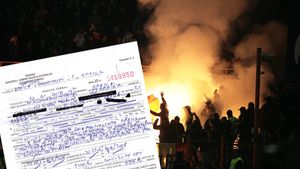 ABSOLUT FABULOS!** Asta e cea mai STUPIDĂ‚ amendă primită de un suporter din România! Vezi motivul halucinant