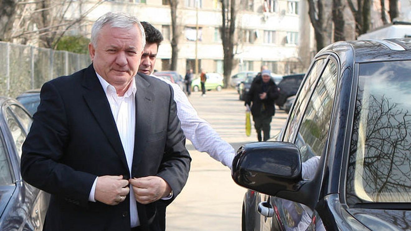 EXECUTAȚI? **"N-am mai văzut așa jaf! Dacă jucam în condiții egale, Dinamo nu bătea în 1000 de ani!"