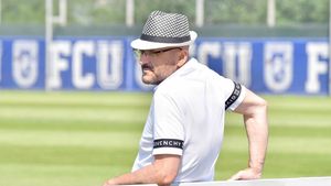 La FC U Craiova problemele se țin scai, dar familia Mititelu petrece în lux la Dubai! Cum a răsfățat-o patronul oltenilor pe soția lui | FOTO
