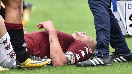 Noua vedetă a fotbalului italian "s-a rupt" și ar putea rata restul sezonului! Mourinho, Wenger și Conte l-au dorit în vară