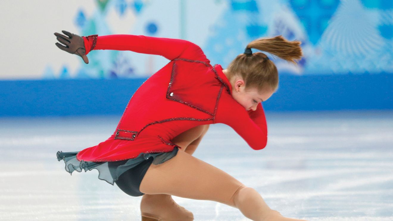 O mai țineți minte pe Iulia Lipnitskaya? La 19 ani, îi încântă din nou pe fanii patinajului artistic. "Toate legăturile mele cu lumea exterioară au fost tăiate. Abia atunci am înțeles ce mi se întâmplase". Drumul de la Sochi la anorexie și la "noua carieră"