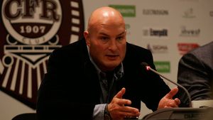 Paszkany l-a luat pe 'Kape' și îl ironizează pe Gigi:** "La ce valiză se referă? De călătorie?"