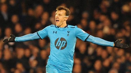 VIDEO Chiri-GOL! "E cel mai bun jucător al nostru!" Fundașul român a marcat pentru prima oară pentru Tottenham cu un șut superb! 