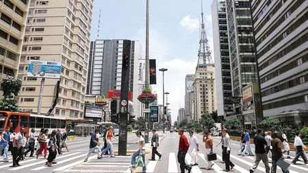 O femeie e agresată la fiecare 15 secunde! Criminalitate excesivă, tâlhării și pază armată sunt câteva elemente care ciobesc strălucirea metropolei Sao Paulo