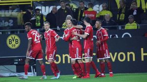 Bayern se impune în "Der Klassiker", scor 3-1, și se îndreaptă spre al șaselea titlu consecutiv. Lewandowski a marcat cu călcâiul împotriva fostei sale echipe