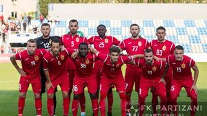 SERIAL | Zbuciumul omoloagelor Stelei. Primul episod: Albania, Partizani Tirana. După dispariția regimului comunist, lui Partizani i-a fost tot mai greu să supraviețuiască. Dispăruse „furtunul" de la armată