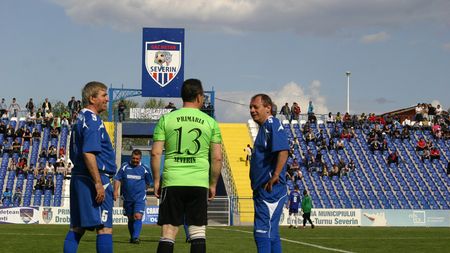 FOTO** Ilie Balaci a revenit, după 22 de ani, pe gazonul "Municipalului" severinean