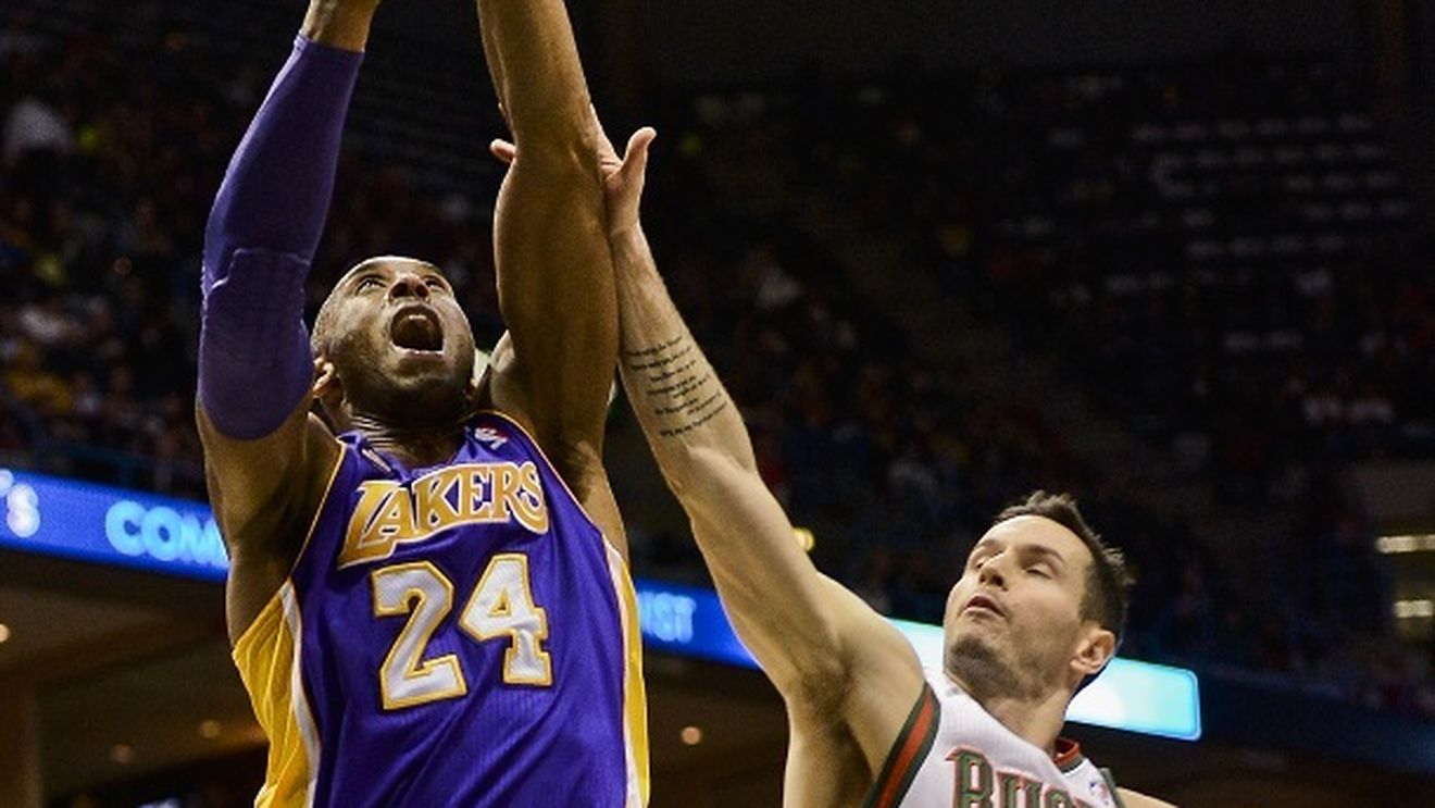 Lakers, echipa-problemă!** Kobe Bryant, în cârje după înfrângerea cu Bucks!