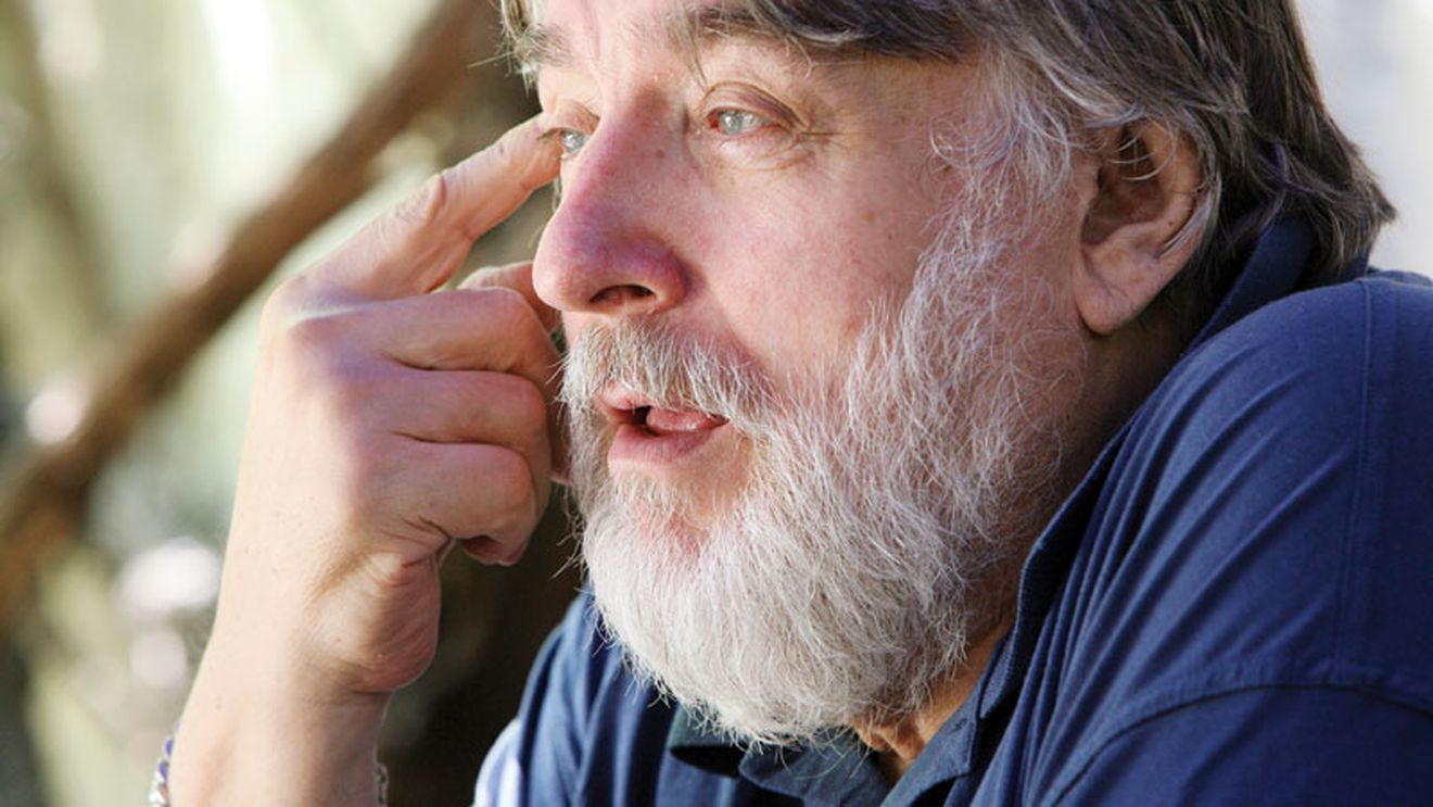 Revoltat de mutarea la Severin! **Păunescu, demisie prin sms