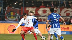 Verdictul specialistului la cea mai controversată fază din Farul – Dinamo: „Asta e decizia corectă”