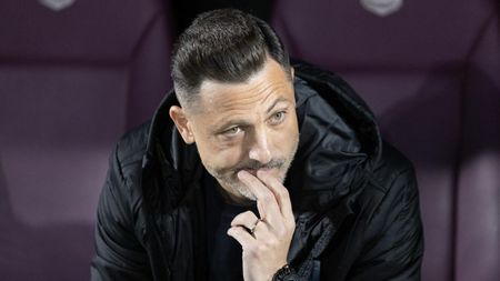 Mirel Rădoi poate fi demis de Mihai Rotaru de la Universitatea Craiova! „Au intervenit impresarii jucătorilor. Îl va sacrifica!”