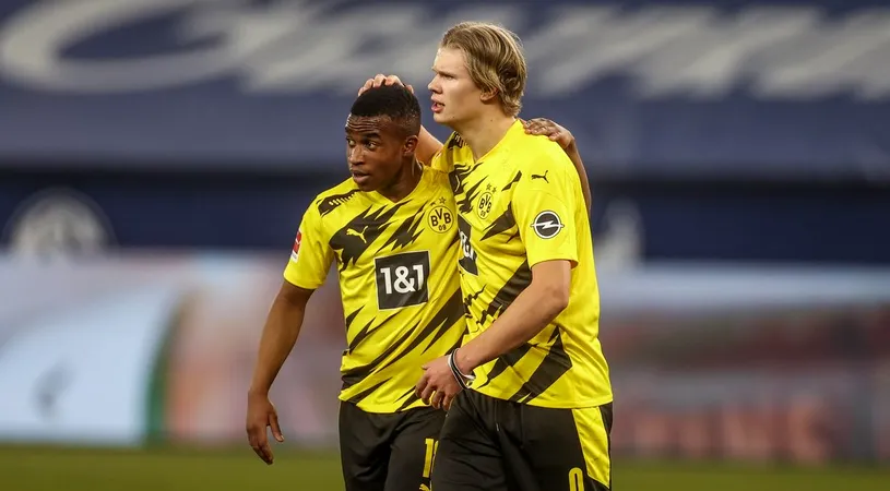Motivul surprinzător pentru care Youssoufa Moukoko, starul de 16 ani al Borussiei Dortmund, locuiește singur, deși este minor!