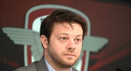 Angelescu anunţă că Rapid a pus mâna pe “unul dintre cei mai buni fundaşi din lume”: ”4 milioane de euro!”