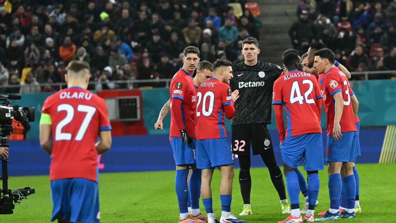 Gigi Becali a dat afară din echipă doi fotbalişti la pauza meciului FCSB - Fenerbahce