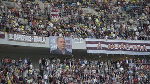 Șumudică pune jar pe foc: "Ă‚sta nu e Rapid! Se ceartă, se bat". Momentul jenant prin care a trecut idolul din Giulești: "Nu m-a lăsat inima să mă duc la meci"