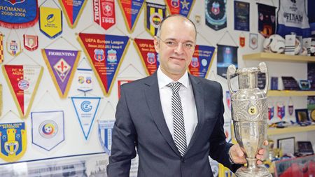 VIDEO | Își speculează cluburile potențialul de marketing? Bobby Durbac: "După Revoluție ne pricepeam toți la fotbal și la politică. Acum ne pricepem și la marketing"