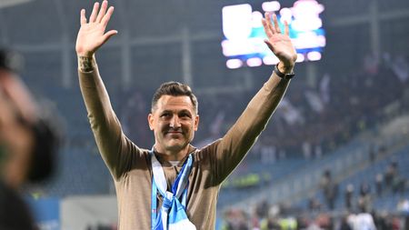 Jucătorii Universităţii Craiova, mesaje pentru Mirel Rădoi: „Ai făcut istorie!"