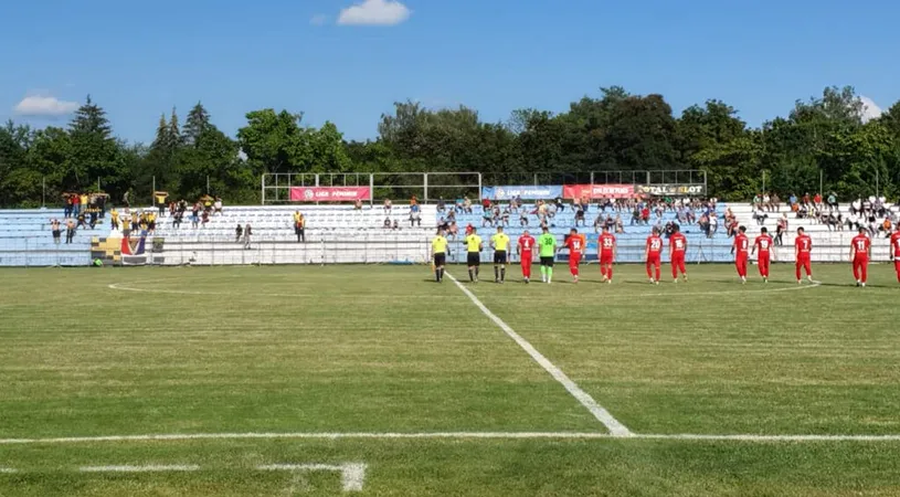 SR Brașov s-a făcut de râs la primul meci oficial pe care trebuia să-l dispute în acest sezon. Partida cu AFC Odorheiu Secuiesc din Turul 1 al Cupei României s-a transformat într-un amical, iar clubul suporterilor stegari și-a cerut scuze