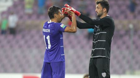 Revenire "misterioasă" a lui Cătălin Straton la ACS Poli. Alb-violeții așteaptă în cantonament și un jucător african cu selecții la națională