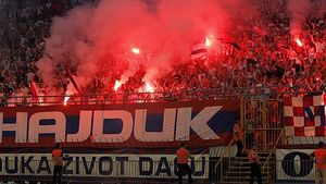 VIDEO | Ultrașii lui Hajduk Split nu au mai putut suporta un nou eșec! Jucătorii, puși în pericol de fani