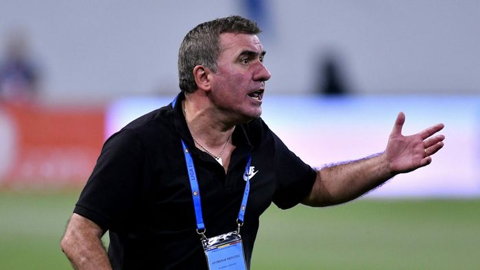 Gică Hagi, criză de nervi fără precedent împotriva fanilor Farului, la meciul cu Poli Iaşi! Nu a ştiut că e filmat: „Plecați dracu' acasă! Plecați cu şmecheriile voastre. Aduceți bani!”