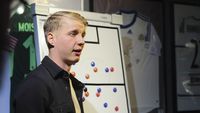 KuPS – Universitatea Craiova în Europa League. Antrenorul finlandezilor s-a apucat de meseria asta la 17 ani și gestionează împotriva oltenilor un lot cu 14 naționalități diferite!