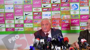 Dumitru Dragomir, ofertat de Rapid? "Mi s-ar potrivi ca o mănușă. În doi ani m-aș bate la titlu!"