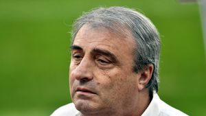 Mihai Stoichiță îl pune la zid pe Gică Popescu după reacția „Baciului” de la finalul meciului Belarus - România 0-0. „E crimă dacă vrei să distrugi naționala!”