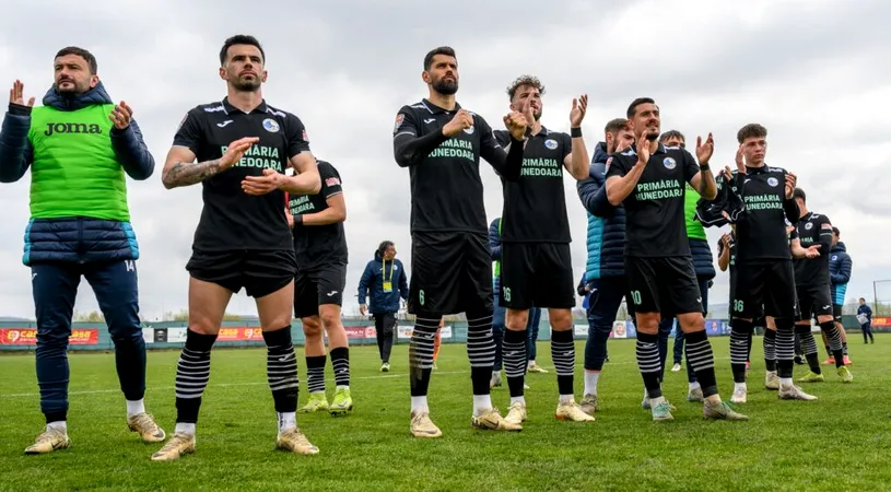 Corvinul pregătește un sezon următor spectaculos! Anton Heleșteanu anunță transferuri care vor duce echipa sus: ”Nu vom mai rata play-off-ul”