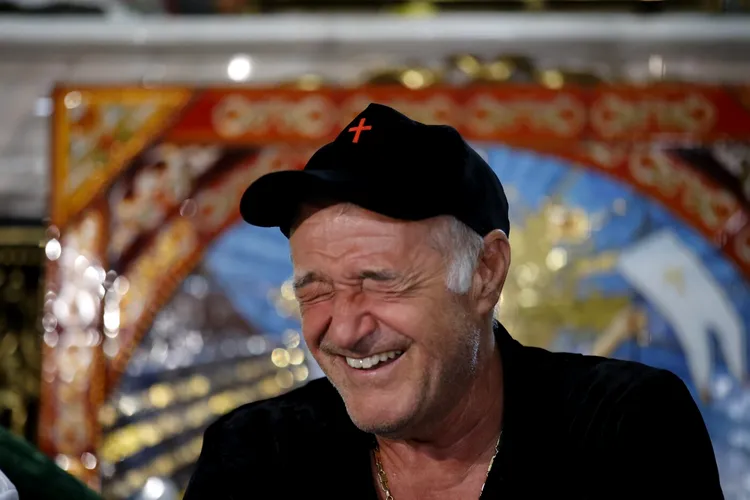 Gigi Becali a intrat în direct cu Marius Şumudică. Ce a urmat a fost spumos: „Eşti la mâna mea. Mi-a plăcut aia cu clăti