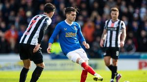 Ianis Hagi, din nou la înălțime! Starul lui Rangers a scos un penalty și echipa lui Gerrard este lider în Scoția | VIDEO