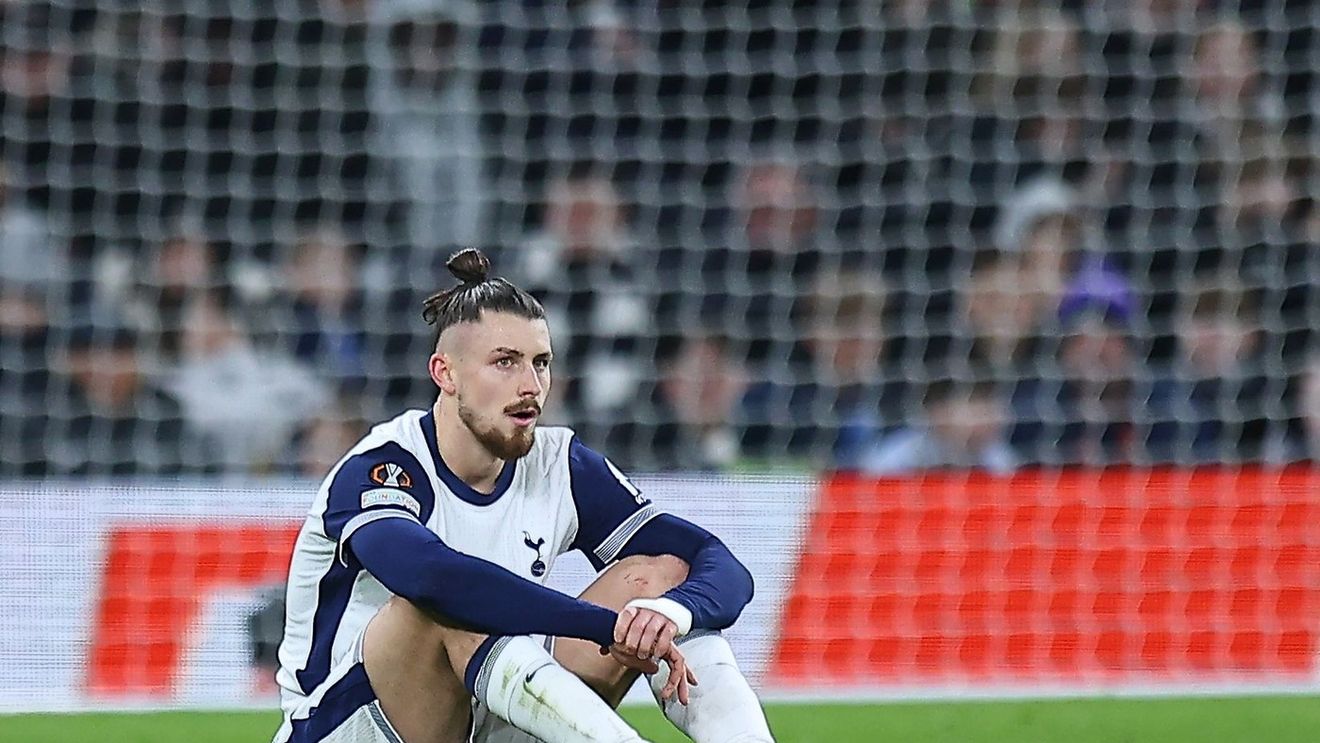 Lovitură grea pentru Radu Drăgușin. Tottenham a luat decizia