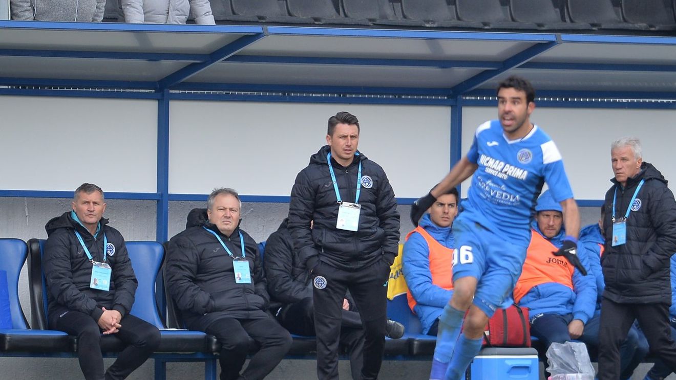 CLINCENI - GAZ METAN 2-3 | Ilie Poenaru îl face „praf” pe arbitrul Adrian Cojocaru: „Stai, fratele meu, la Liga 2, până mai înveți să arbitrezi”