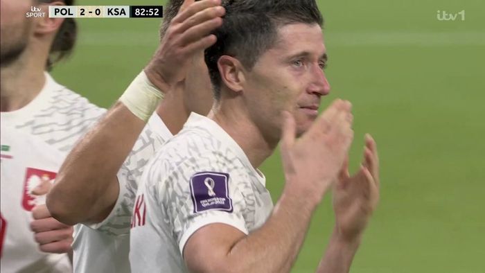 Robert Lewandowski a dezvăluit numele omului care i-a fost alături în cel mai greu moment al carierei: „M-am dus la el în cameră, la miezul nopții. Simțeam că vorbesc cu tatăl meu”