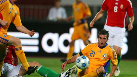 EXCLUSIV | Episod incredibil la naționala României: "Câțiva dintre fotbaliști comandau asta bucătarului. Se vedea pe teren"